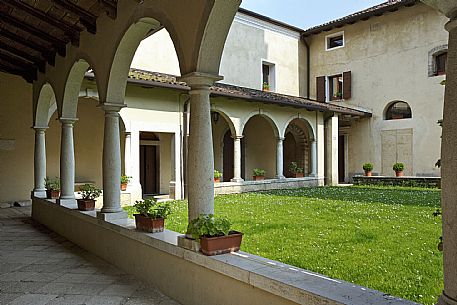 Polcenigo(Chiostro Parrocchiale)